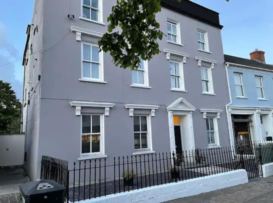 Historic Picturesque Apartment Pembroke Exterior photo